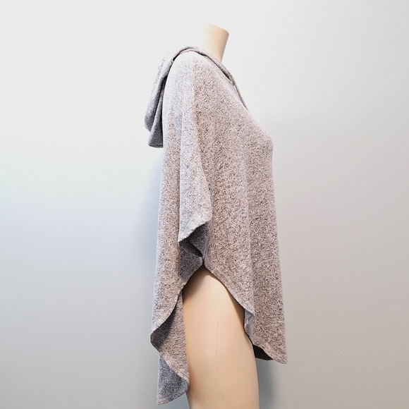 2️⃣9️⃣/4️⃣ Aerie summer cape with hood - Picture 4 of 6